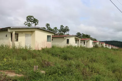Continuarán construcción de proyectos habitacionales abandonados
