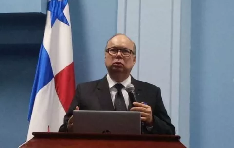 Lau Cortés felicita a Dino Mon por su designación como director de la CSS