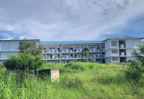 Al fin reinician trabajos en el colegio de Los Pozos