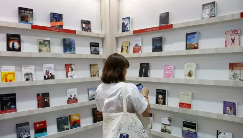 España dona unos 600 libros a Panamá enviados para la FIL Panamá