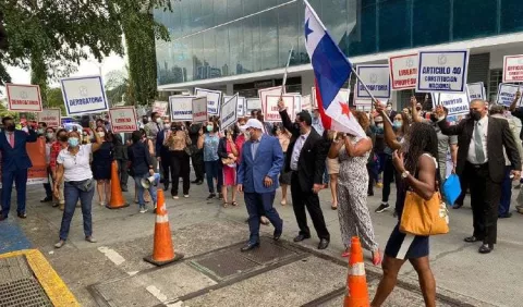 Profesiones liberales están exentas de usar facturación electrónica