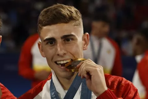 España se impone a Francia y gana el oro en el fútbol olímpico