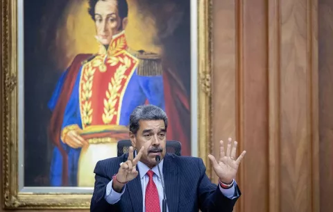 Maduro responde a EE.UU. y le pide 'sacar sus narices de Venezuela'