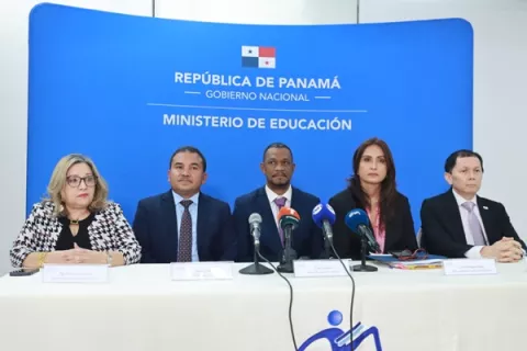 Docentes THFA tendrían estatus permanente