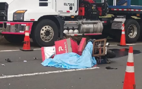 ¡Trágico! Muere motociclista al chocar con pesado camión en Veraguas 