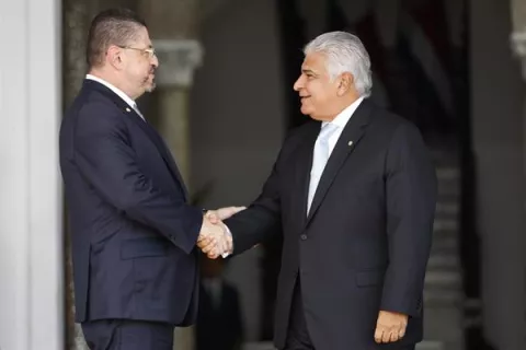 Mulino pide ayuda a Costa Rica ante la OCDE para salir de las listas de paraísos fiscales