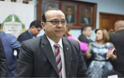 Mulino confirma reunión con el rector de la UP