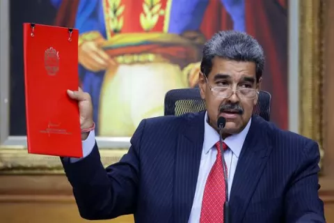 Nicolás Maduro pide a la Iglesia cristiana fortalecer educación entre niños tras protestas