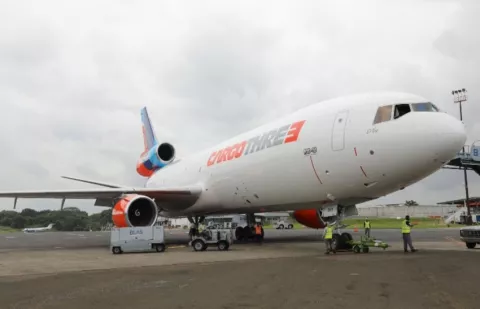 Empresa panameña presenta su nuevo avión de carga 