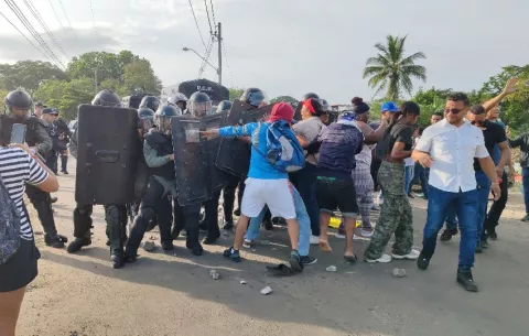 Moradores de Herrera y Mendoza de La Chorrera exigen la reparación de calles