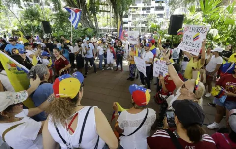Venezolanos en Panamá gritan 'libertad' y vindican triunfo de Edmundo González