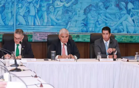 Mulino se reúne con la Junta Directiva del Canal de Panamá