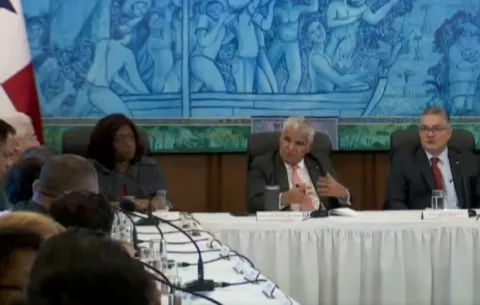 Mulino se reunió con gremios magisteriales para abordar la crisis de la CSS