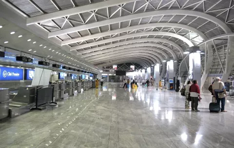 Rutas alternas para viajar a Venezuela tras suspensión de vuelos