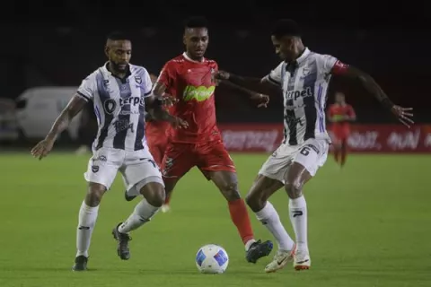 Liga panameña refleja su bajo nivel en la Copa Centroamericana