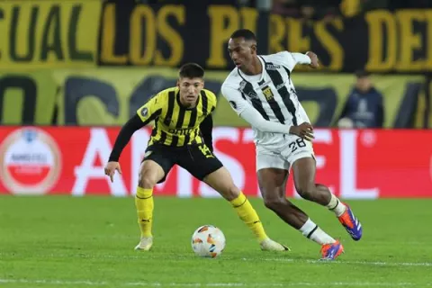 The Strongest, de Abdiel Ayarza,  cae ante Peñarol en Copa Libertadores