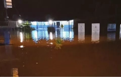 Río desbordado en Los Santos deja 220 afectados