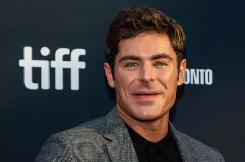 Zac Efron está 'feliz y sano' tras su incidente en la isla de Ibiza