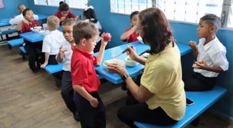 ¿Cuál es el menú del Programa 'Estudiar sin Hambre' del Meduca que se iniciará este 23 de septiembre?