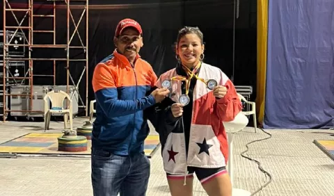 Kelly Aparicio gana plata y bronce en Panamericanos de Pesas