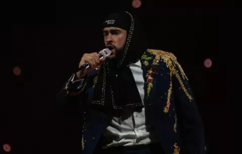 Bad Bunny es querellado por anuncio electorales en Puerto Rico