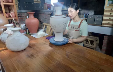 Cerámica y textilería: Identidad cultural del suroeste de China