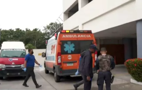 Cae elevador con 12 personas desde un séptimo piso en edificio de la Transístmica