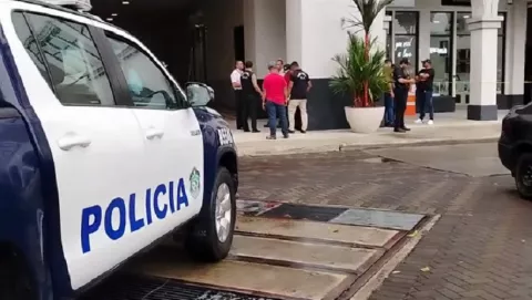 Asaltan a mano armada joyería en "Market" Plaza en La Chorrera 