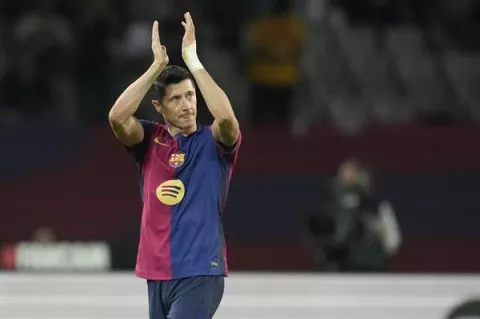 Robert Lewandowski dio triunfo al Barcelona y sigue líder en LaLiga