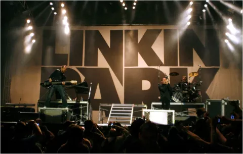 Linkin Park comienza nueva era con un homenaje a su pasado