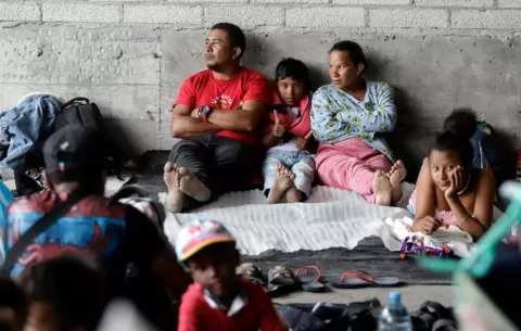 Migrantes desde el centro de México piden a Sheinbaum libre tránsito y trato digno