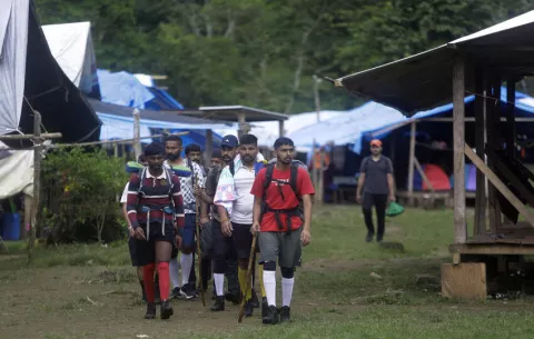 Panamá estima que el paso de migrantes por Darién bajará 38% este año