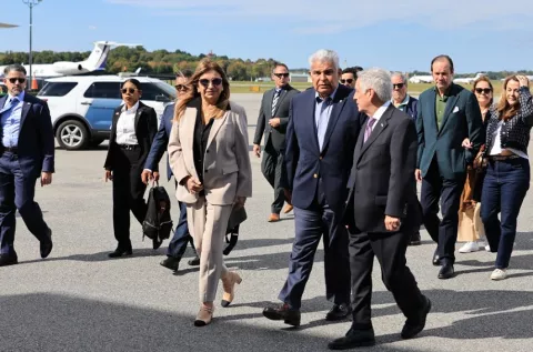 Combate contra la migración y rechazo a las listas fiscales, parte de la agenda de Mulino en Nueva York