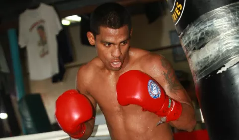 'El Científico' Núñez tiene la fórmula para vencer a Jezreel Corrales