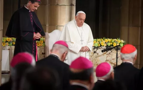 Papa exige a los obispos que no cubran los abusos y que se juzguen a los abusadores