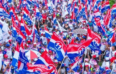 PRD pierde más de 4 mil miembros en dos semanas