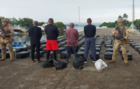 Senan  decomisa 3,2 toneladas de cocaína y arresta a cuatro colombianos