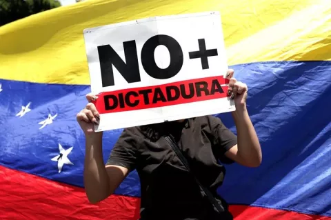 Partido de Machado responsabiliza a Maduro del 'asedio' en residencia oficial de Argentina