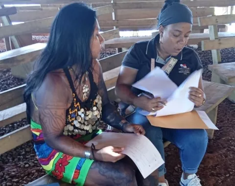 Llega programa de alfabetización a comunidad indígena a orillas del Lago Gatún