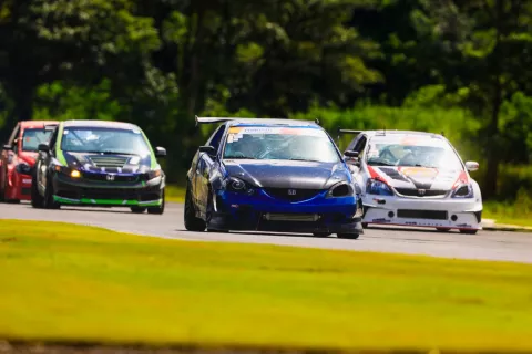 Sebastián NG,  Rafael Bárcenas y Ramón López con buen cierre en automovilismo  