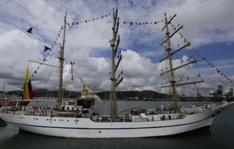 Buque escuela ecuatoriano Guayas llega a Panamá, última parada tras 7 meses de travesía