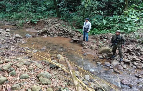 Tres personas detenidas en flagrancia durante inspección por minería ilegal en Quebrada La Bonga