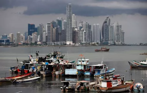  Unión Europea mantiene a Panamá en la lista negra de paraísos fiscales