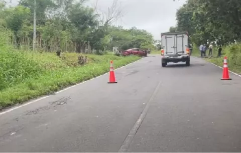 Joven de 28 años pierde la vida al chocar su auto con un objeto fijo en Coclé