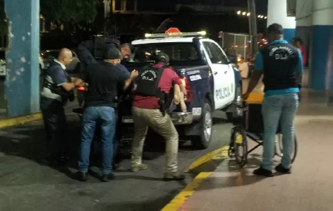 Le meten varios tiros a un hombre en La Feria, corregimiento de Cristóbal Este