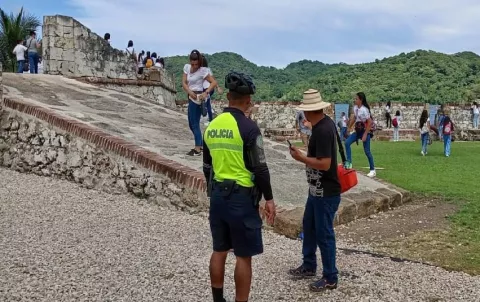 Transportistas turísticos de Colón exigen equidad en la llegada de cruceros y amenazan con protestas