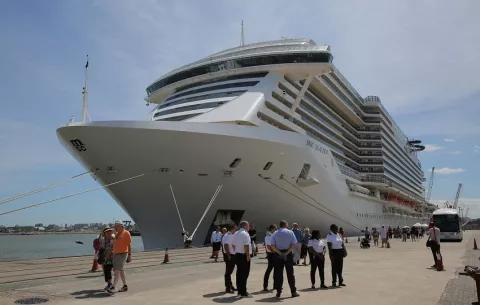 Naviera MSC tendrá recorridos por Alaska y el Canal de Panamá desde 2026