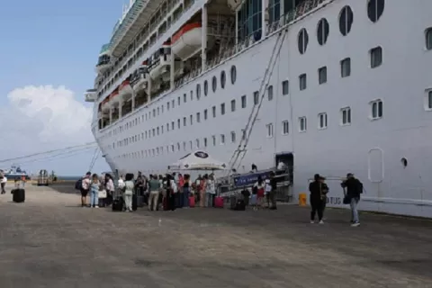 Gestionan que turistas de cruceros también sean llevados a conocer la ciudad de Colón  
