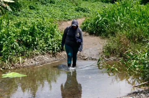España instala una clínica para tratar a los migrantes que cruzan la selva del Darién