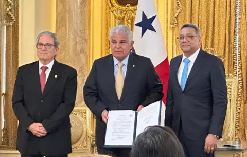 Dino Mon toma posesión como nuevo director de la CSS